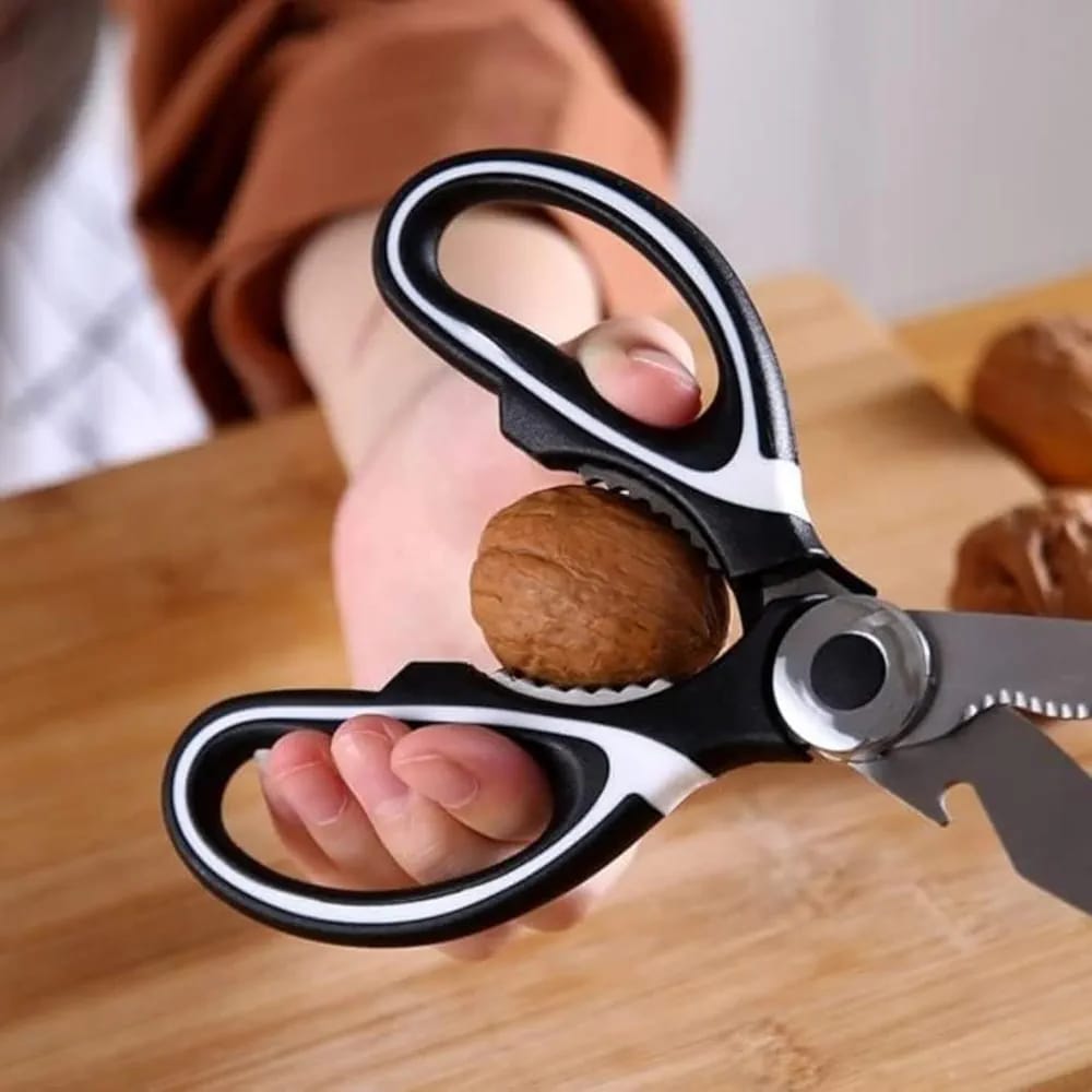 Multifunctional kitchen scissors