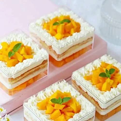 Square Acrylic Box
Size- 3.75*3.75*2.25"
Pack of 12