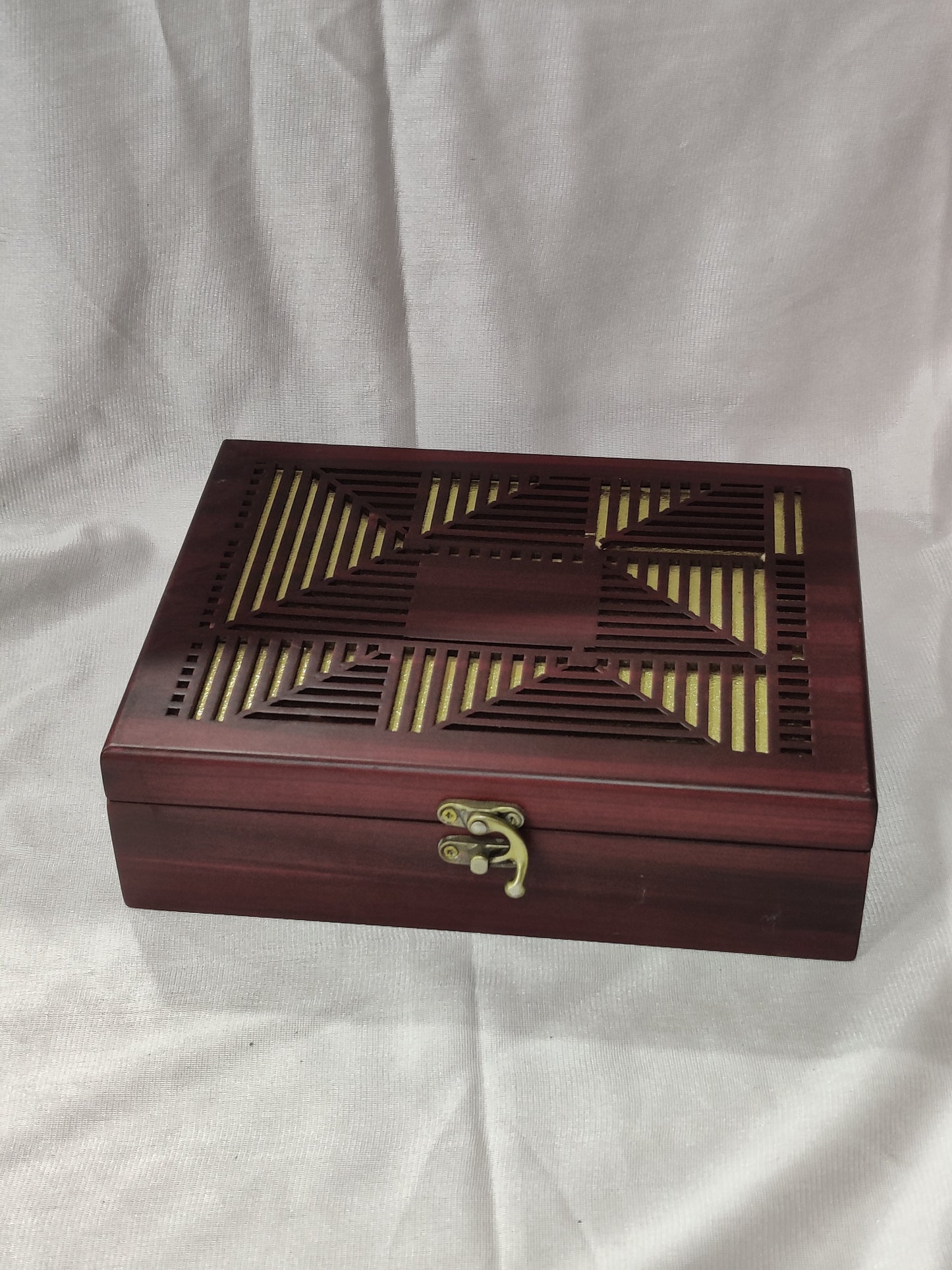 Wood hamper box size-9*7*2.7 inch