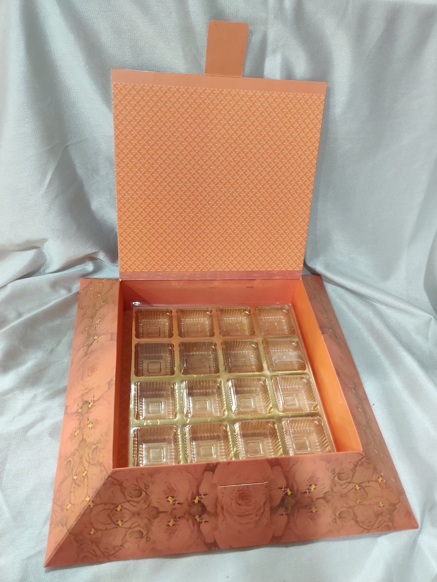 16 Cavity chocolate hamper box