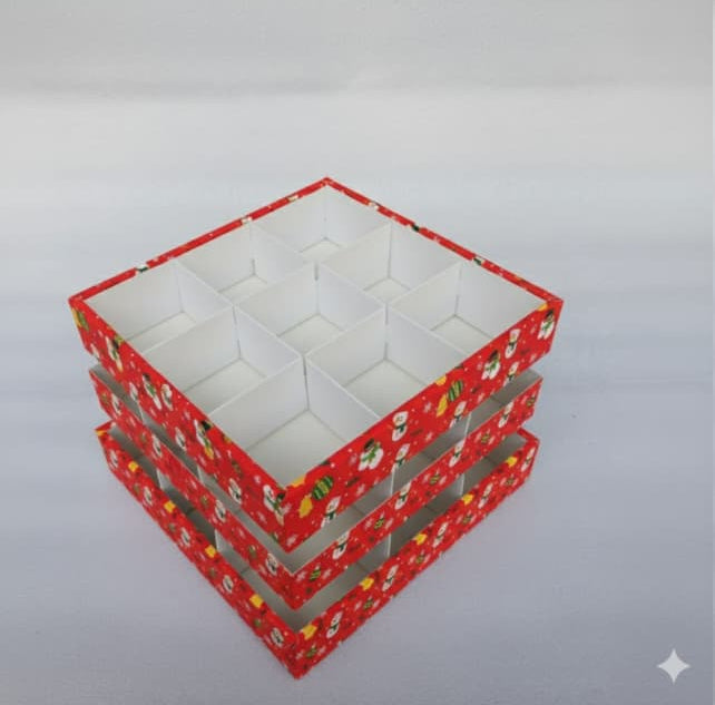 Xmas Red 9 Partition With Transparent Sleeve Box Size 9x9x2(Pack Of 10)