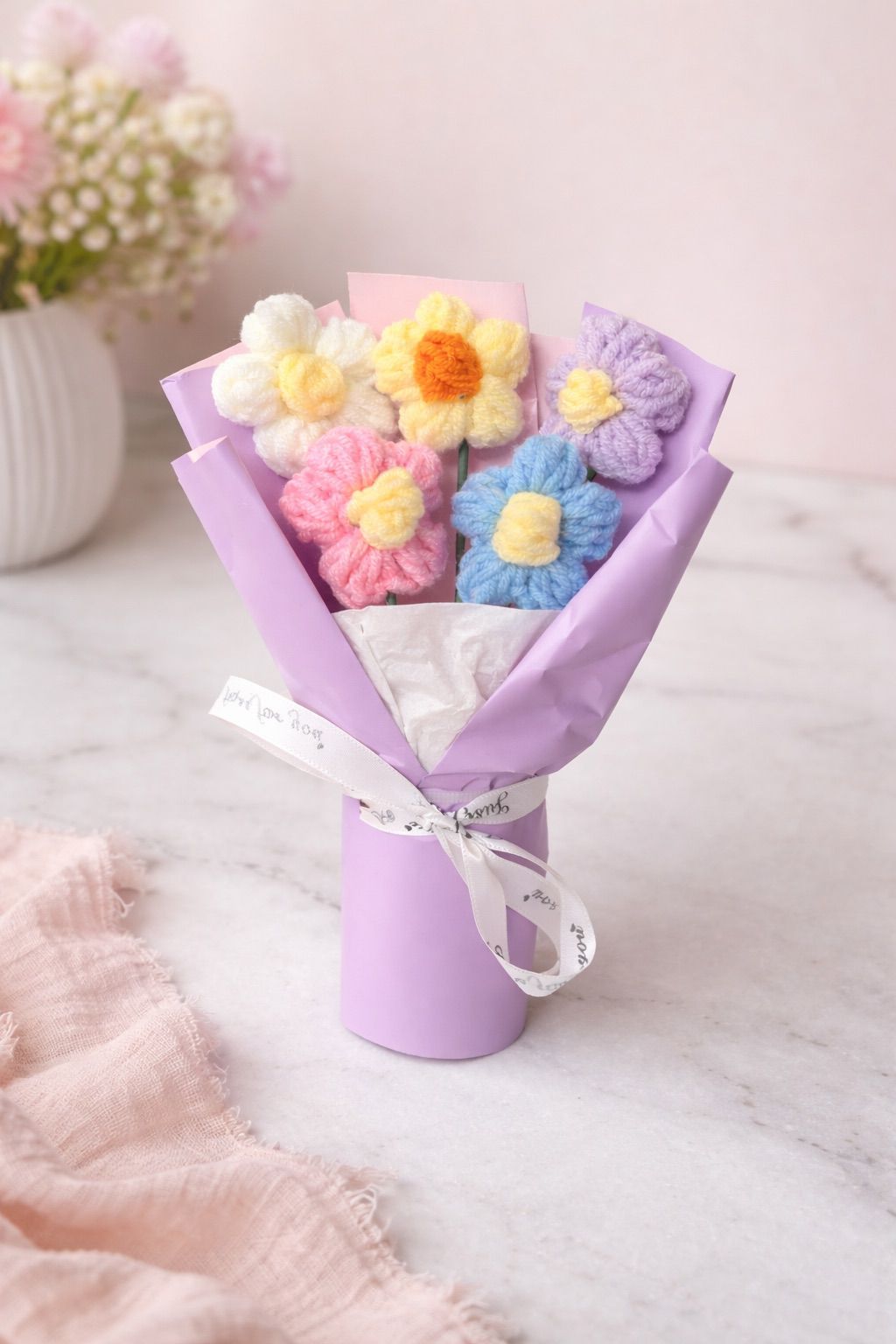 crochet Artificial flower bouquet (random colour)