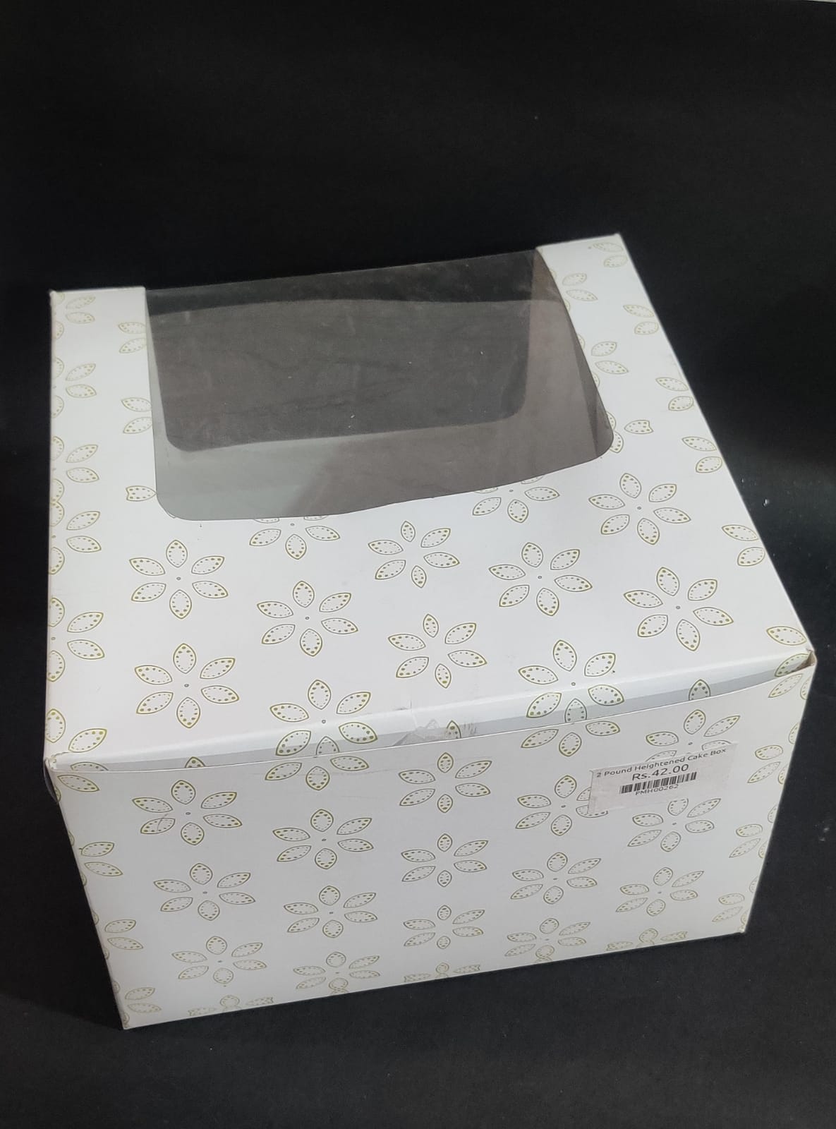 2 Pound Heightened Cake Box

10*10*7 Inch