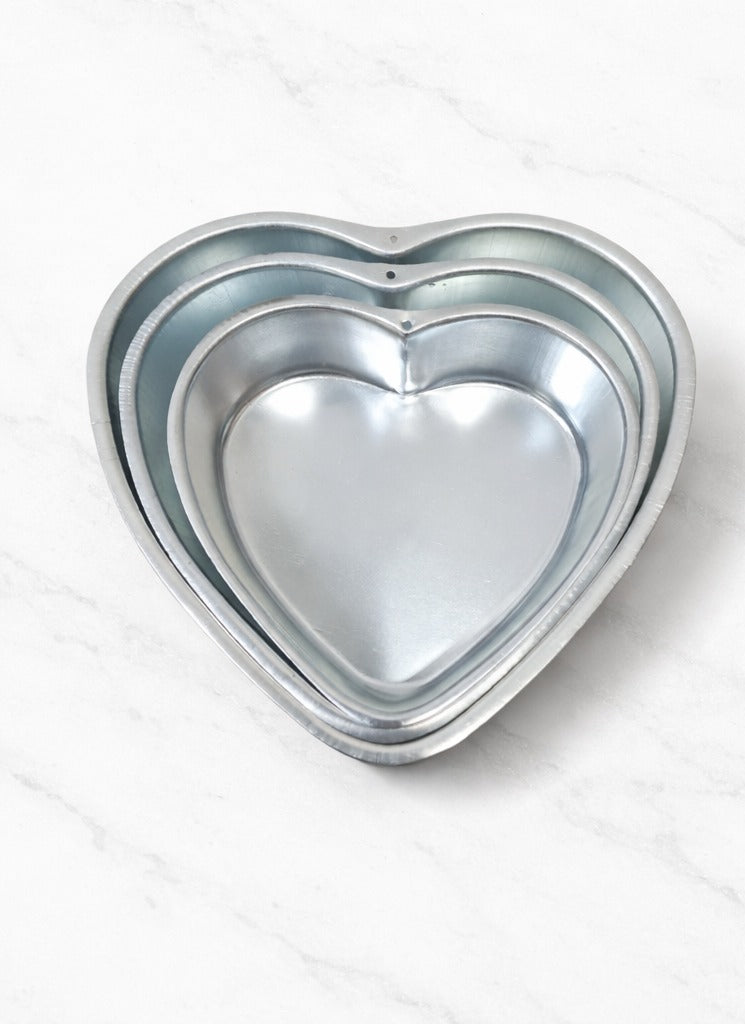 Heart shape Cake tin set of 3 size 6x2 ,7x2,8x2 inch