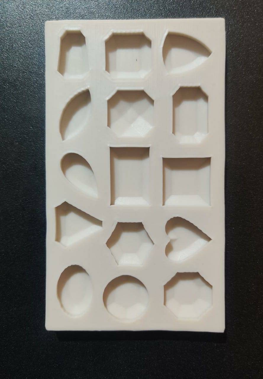 Different Shapes Fondant Mould 

Code-1213

Size - 5.5 Inch