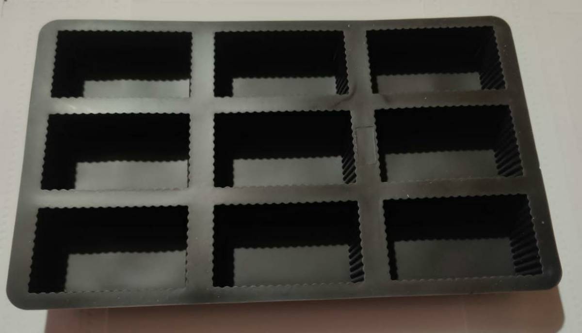 9 peace rectangle shape silicon mould
size - 4*2.6*1.8