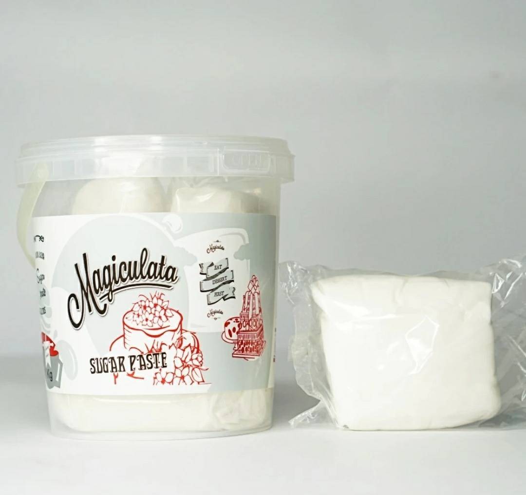 Magiculata sugar paste
White  fondant