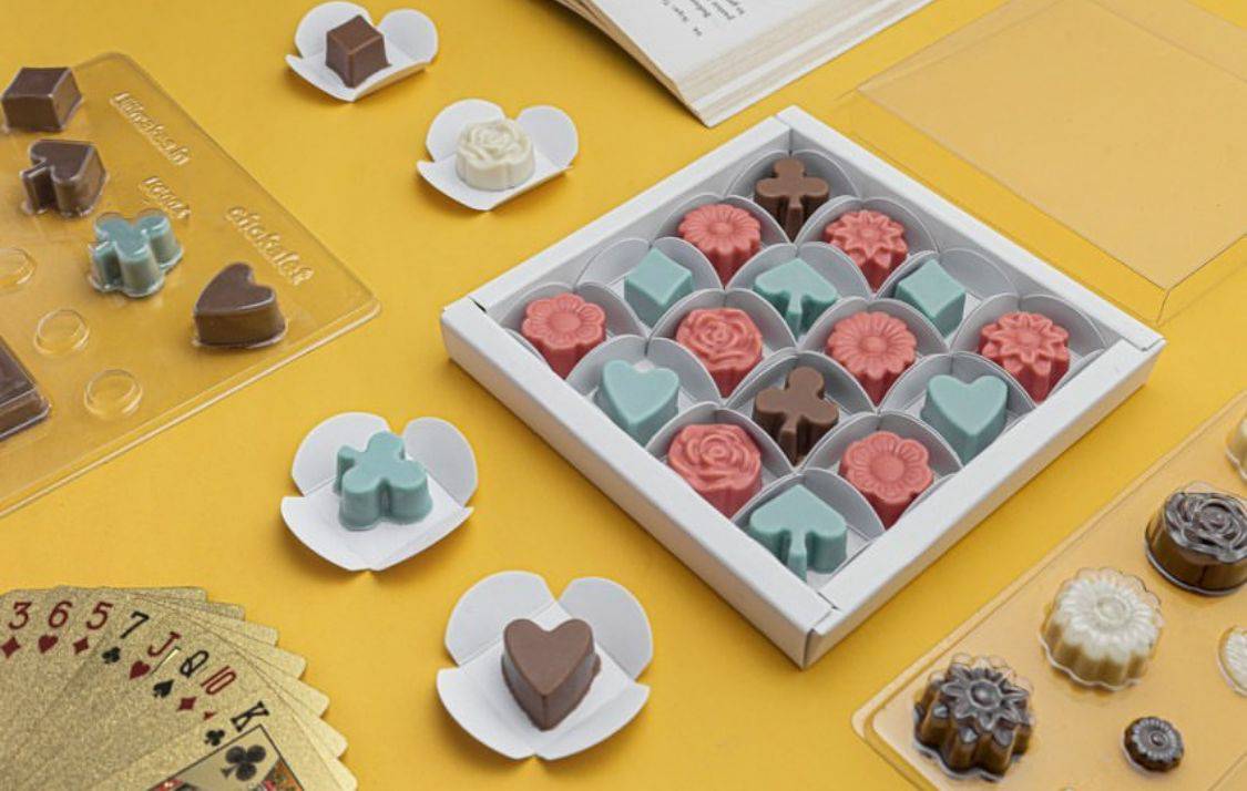 Chocolate Box Combo
10 pc box
Included High quality 2 pvc mould and 10  boxes 2 pvc mould 10 boxes with cavity with cavity